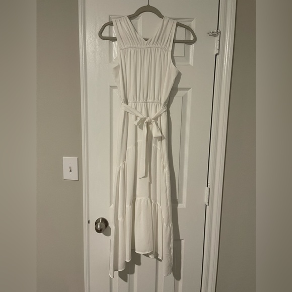 Dresses & Skirts - White dress